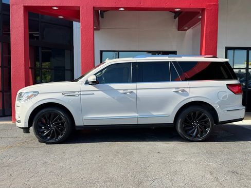 Used 2020 Lincoln Navigator Reserve w/ Equipment Group 208A Reserve AWD/4WD image 2