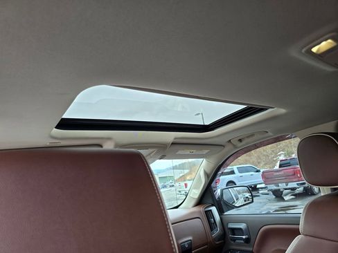 Used 2018 Chevrolet Silverado 1500 High Country image 12