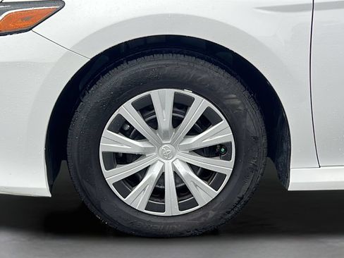 Used 2022 Toyota Camry LE FWD image 24