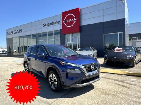 Used 2023 Nissan Rogue SV image 1