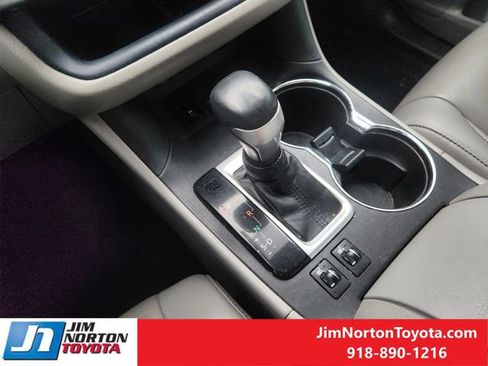 Used 2019 Toyota Highlander XLE image 22