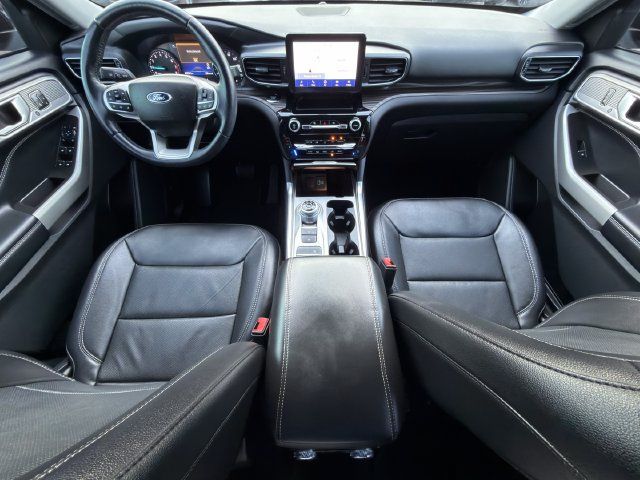 Used 2022 Ford Explorer Limited w/ Equipment Group 301A RWD image 11