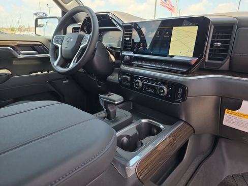 New 2026 Chevrolet Silverado 1500 LT Trail Boss w/ Convenience Package II AWD/4WD image 16