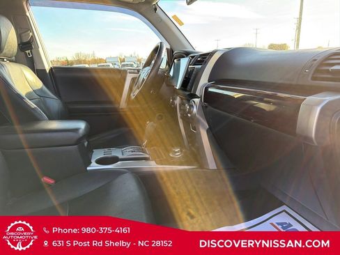 Used 2015 Toyota 4Runner Limited image 38