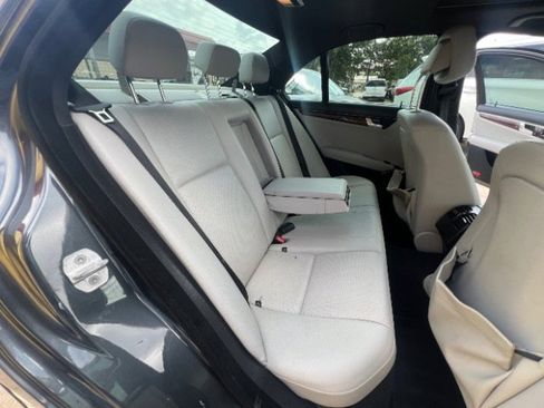Used 2010 Mercedes-Benz C 300 Sedan image 13