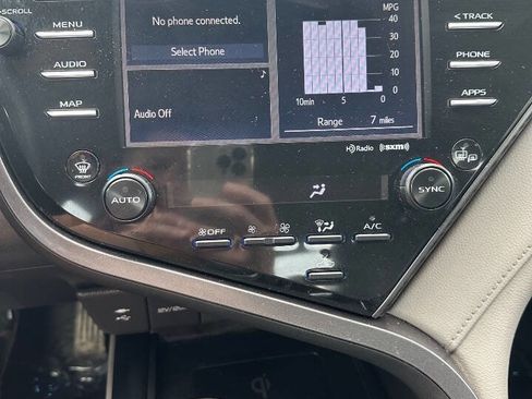 Used 2019 Toyota Camry XLE w/ Carpet Mat Package FWD image 15