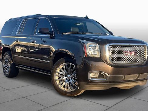 Used 2017 GMC Yukon XL Denali w/ Open Road Package image 2