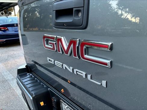 Used 2021 GMC Canyon Denali image 30