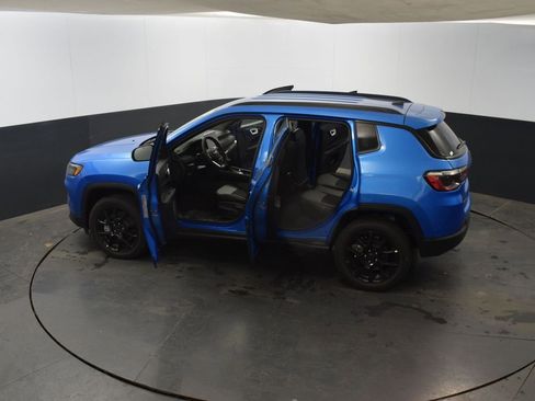 Used 2025 Jeep Compass Latitude w/ Altitude Special Edition AWD/4WD image 51