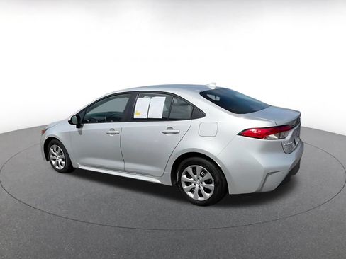Used 2025 Toyota Corolla LE FWD image 10
