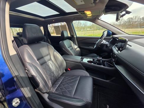 Used 2022 Nissan Rogue Platinum w/ Head-Up Display Package image 14