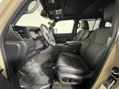 Used 2025 Lexus GX 550 AWD/4WD image 9