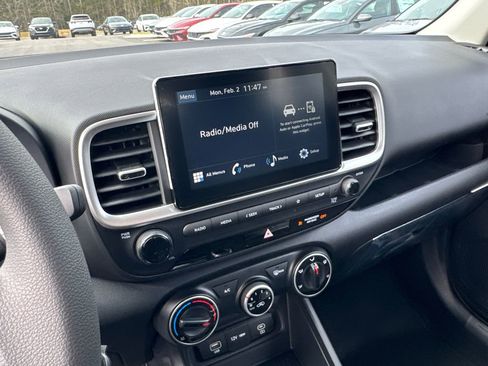 New 2026 Hyundai Venue SE image 17