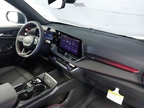 New 2026 Chevrolet Equinox RS w/ Convenience Package III FWD image 29