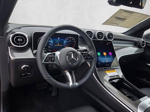 Used 2026 Mercedes-Benz GLC 300 image 3