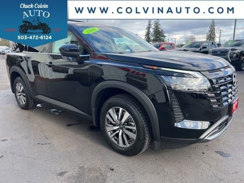 New 2026 Nissan Pathfinder SL image 4