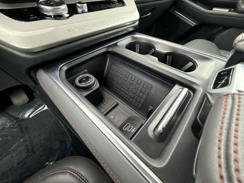 Used 2025 Ford Expedition Active image 22