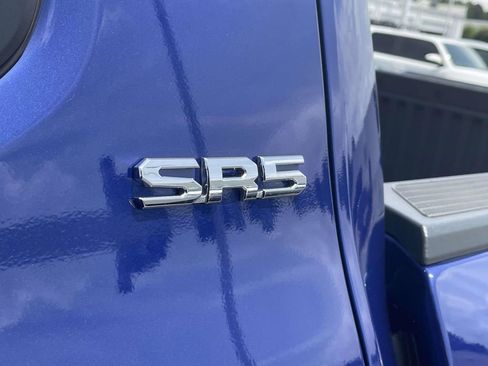 Used 2025 Toyota Tacoma SR5 AWD/4WD image 12
