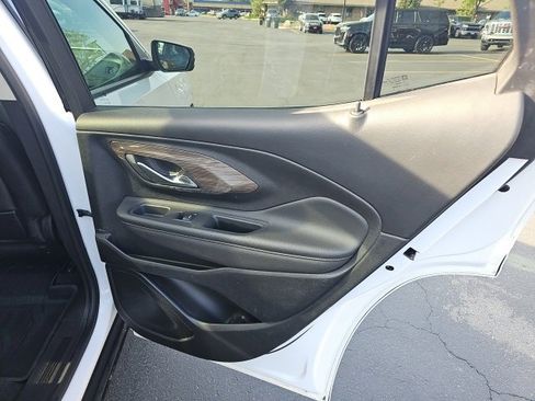 Used 2022 GMC Terrain Denali image 17