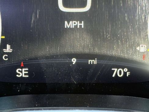 New 2026 Chrysler Pacifica Limited w/ Uconnect Theater Family Group FWD image 24