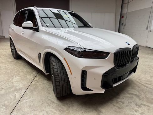 Used 2026 BMW X5 xDrive50e AWD/4WD image 8