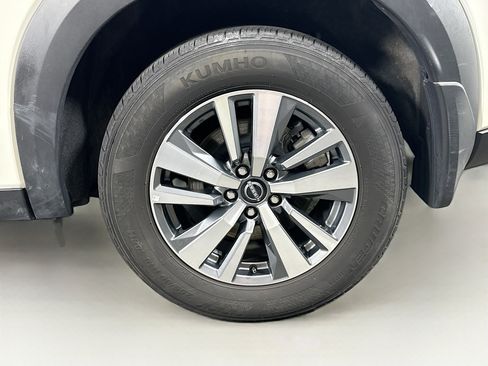 Used 2024 Nissan Pathfinder SL AWD/4WD image 11