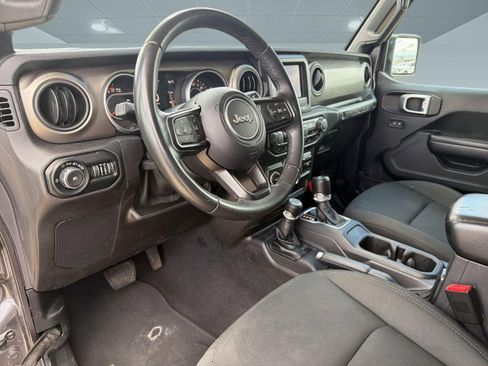 Used 2018 Jeep Wrangler Unlimited Sport S AWD/4WD image 4