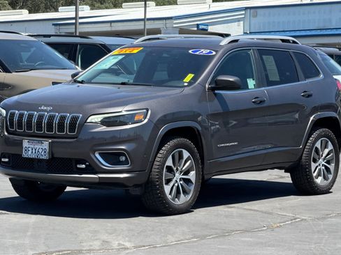 Used 2019 Jeep Cherokee Overland w/ Technology Group AWD/4WD image 8