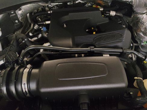 Used 2020 Ford Explorer XLT RWD image 30