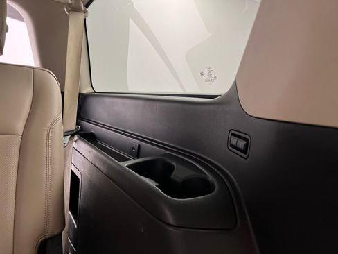 Used 2024 Ford Expedition Max XLT image 37