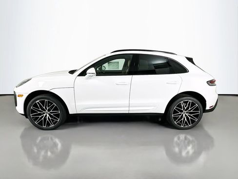 Certified 2026 Porsche Macan AWD/4WD image 2