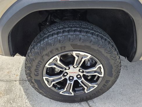 Used 2024 GMC Canyon AT4 w/ Canyon Safety Plus Package AWD/4WD image 10
