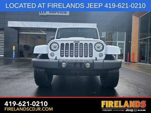 Used 2017 Jeep Wrangler Unlimited Sahara image 3