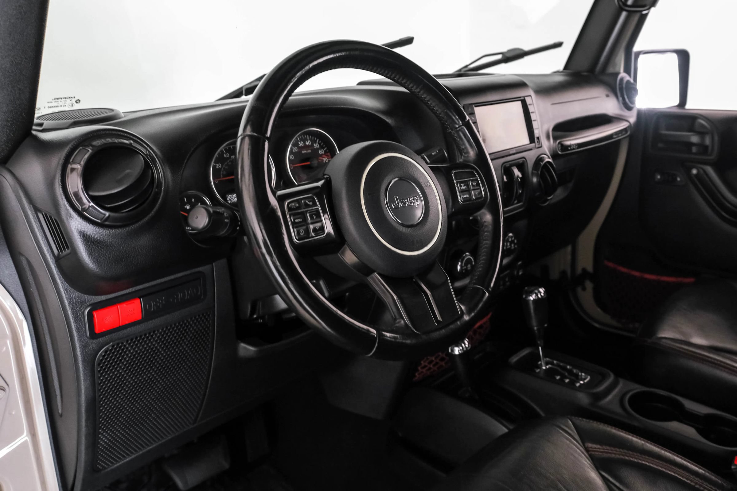 Used 2017 Jeep Wrangler Unlimited Rubicon AWD/4WD image 2