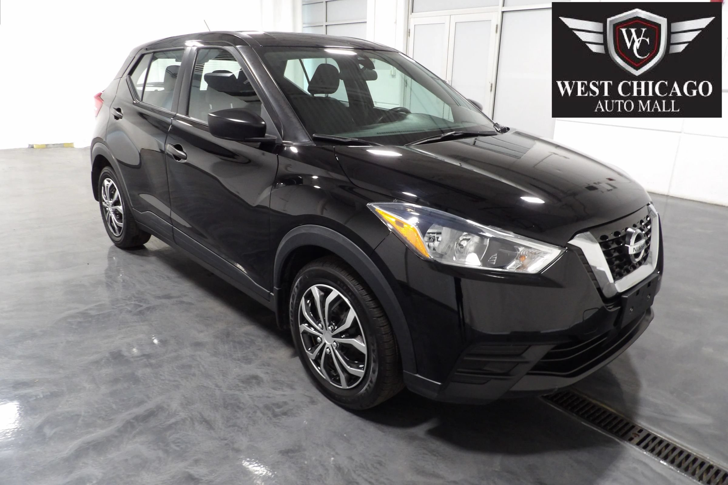 Used 2020 Nissan Kicks S FWD image 1