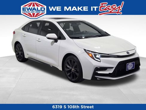 Used 2023 Toyota Corolla SE w/ SE Package image 1