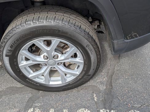 Used 2024 Jeep Grand Cherokee Limited image 22