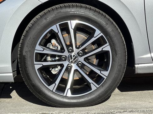 Certified 2025 Volkswagen Jetta Sport image 24