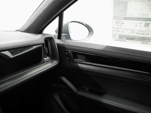 New 2026 Porsche Cayenne GTS AWD/4WD image 27
