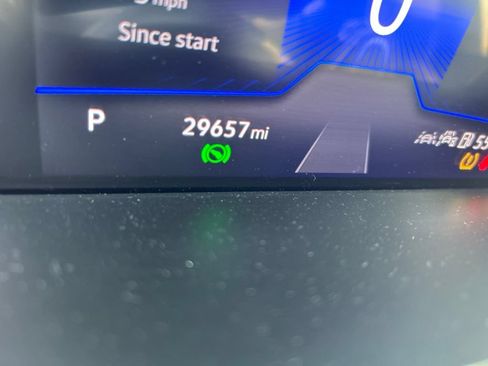 Used 2025 Volkswagen Taos SE AWD/4WD image 8