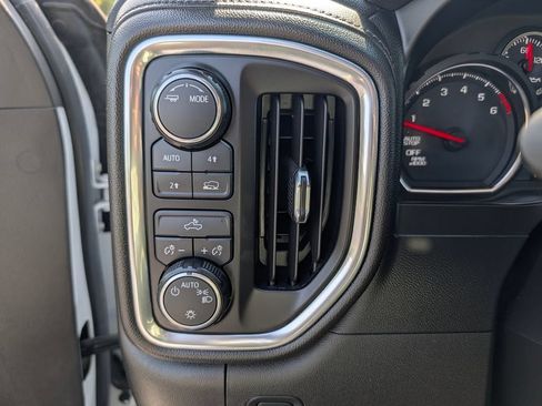 Used 2020 Chevrolet Silverado 1500 LT w/ Trailering Package AWD/4WD image 8