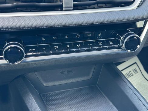 New 2026 Chevrolet Equinox LT w/ Convenience Package II image 30