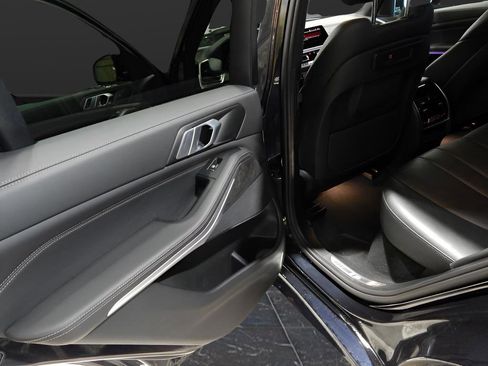 Used 2020 BMW X5 xDrive40i w/ M Sport Package image 19