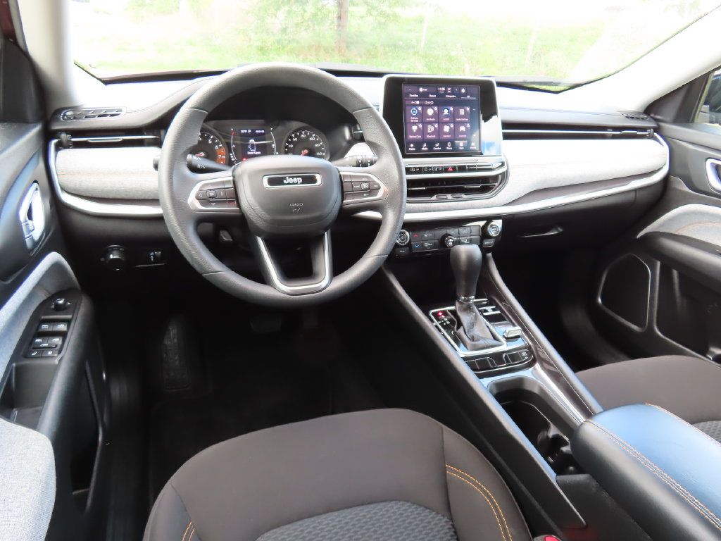Certified 2022 Jeep Compass Sport AWD/4WD image 4