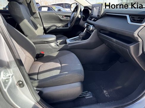 Used 2021 Toyota RAV4 XLE w/ Convenience Package image 26