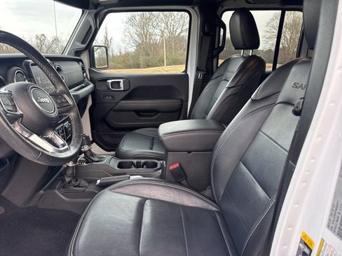 Used 2023 Jeep Wrangler Unlimited Sahara w/ Cold Weather Group image 15