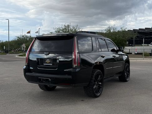 Used 2015 Cadillac Escalade Premium RWD image 4