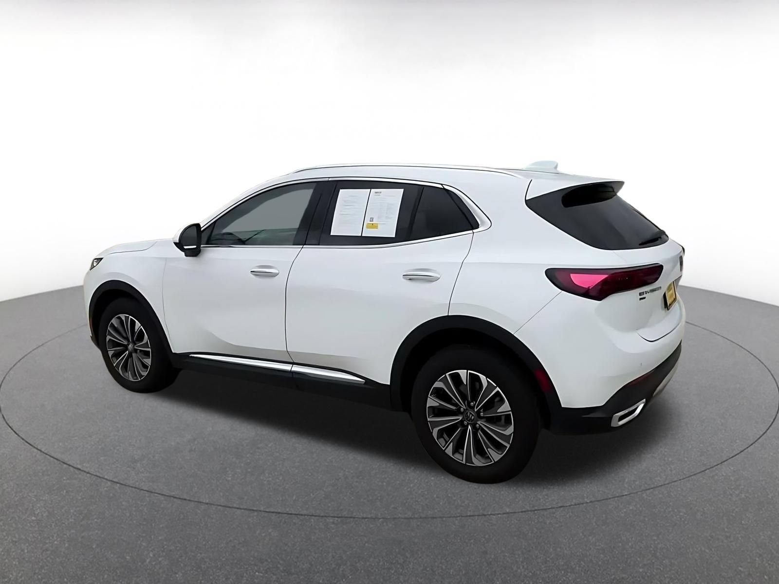 Used 2024 Buick Envision Preferred AWD/4WD image 9