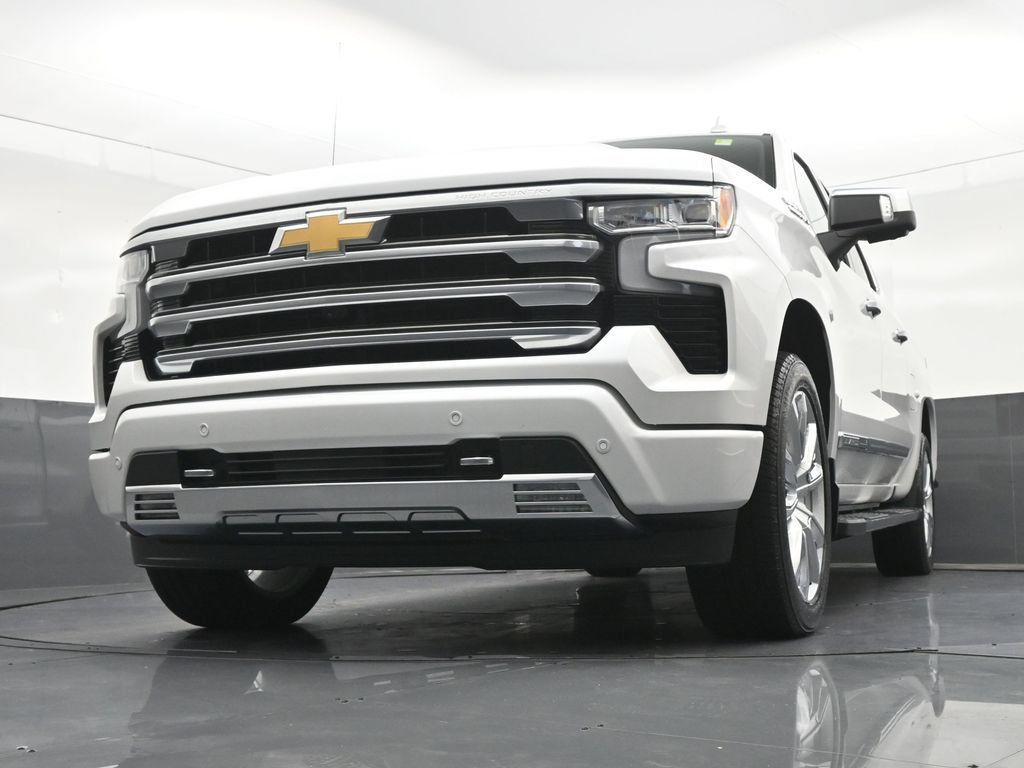 Used 2025 Chevrolet Silverado 1500 High Country w/ High Country Premium Package RWD image 30