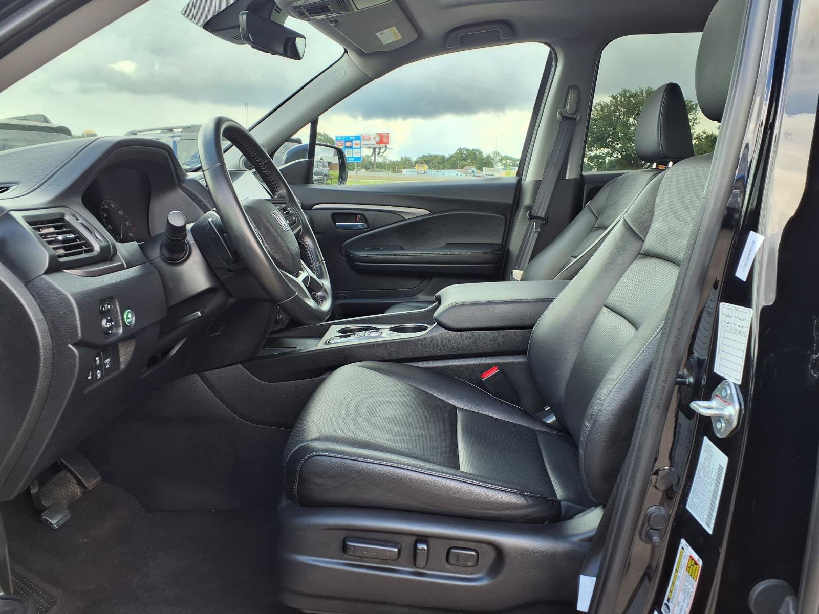 Certified 2025 Honda Ridgeline RTL image 11